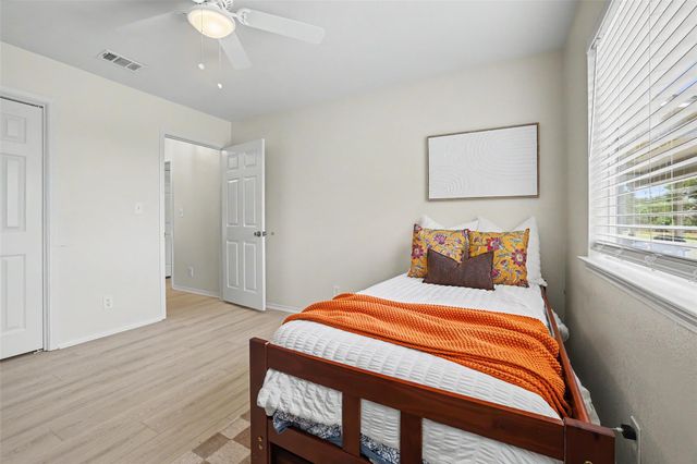 140 Comanche TRL, Georgetown, TX 78633
