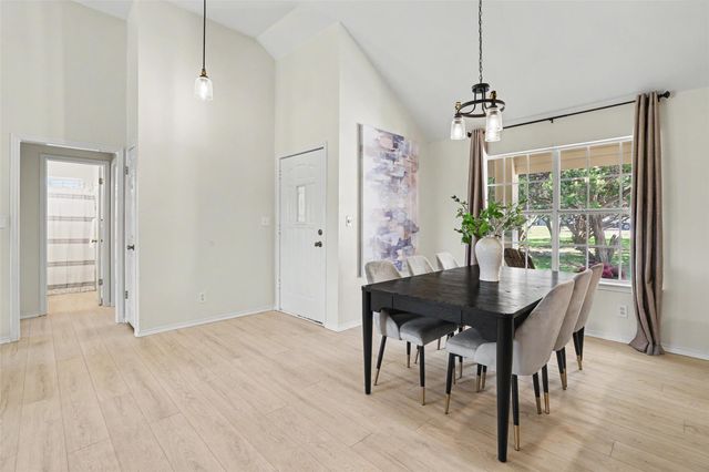 140 Comanche TRL, Georgetown, TX 78633
