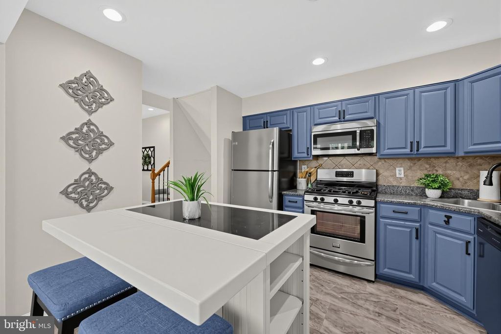 588 BARLOW AVE, WEST DEPTFORD, NJ 08096 — photo 2