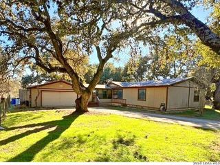 8790 Whartons Dock, Bandera, TX 78003