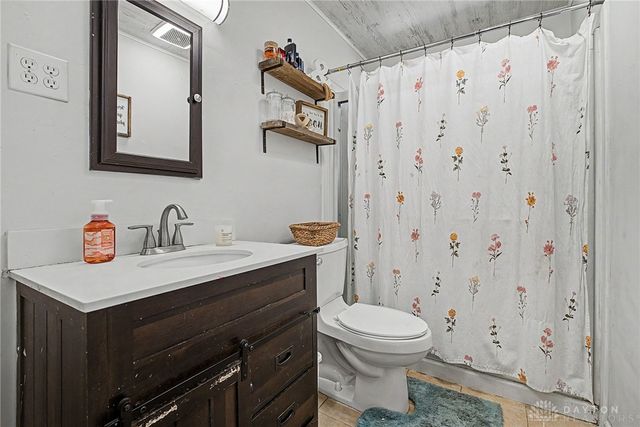 6885 Keats Drive, Harrison Twp, OH 45414