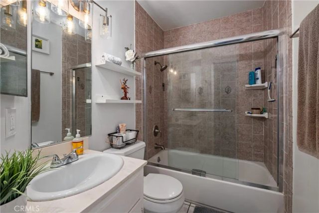 1722 Mitchell 172, Tustin, CA 92780