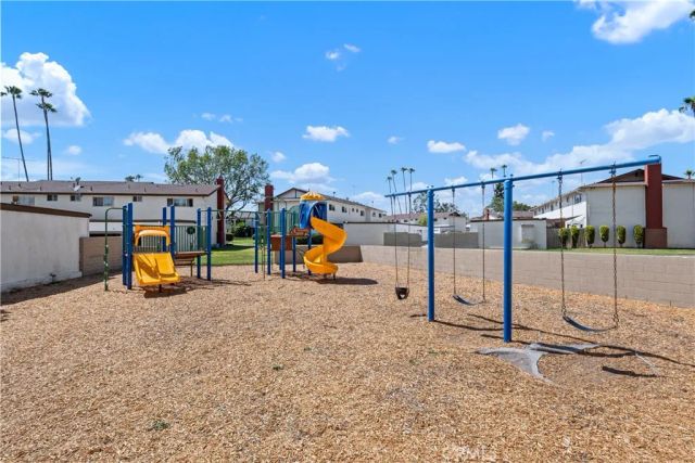 1722 Mitchell 172, Tustin, CA 92780