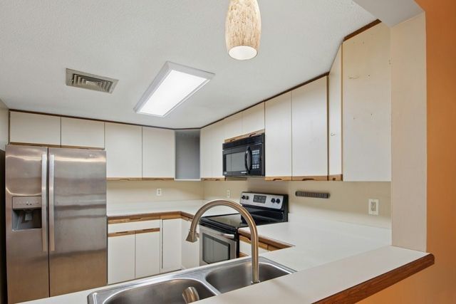 4 Herbert Drive B, Sutton, MA 01590