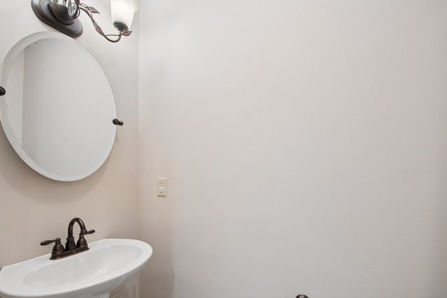 4 Herbert Drive B, Sutton, MA 01590