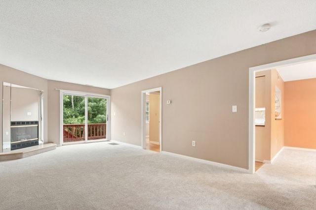 4 Herbert Drive B, Sutton, MA 01590