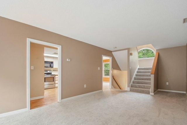 4 Herbert Drive B, Sutton, MA 01590