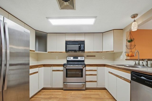 4 Herbert Drive B, Sutton, MA 01590