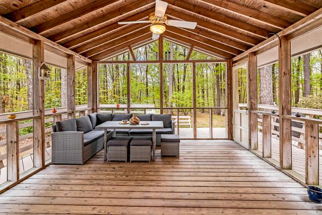 4 Cherokee Court, Londonderry, NH 03053