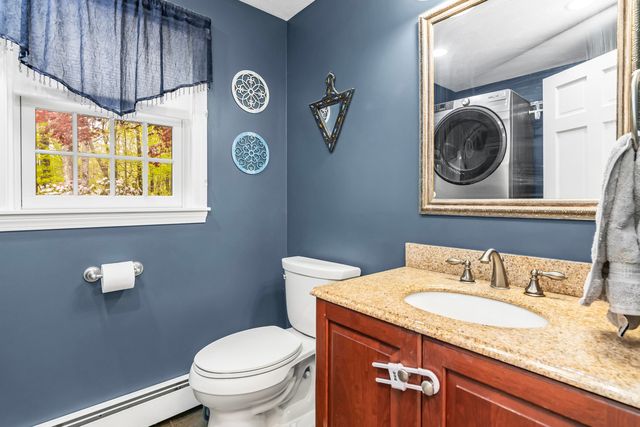 4 Cherokee Court, Londonderry, NH 03053