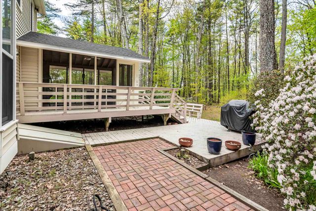 4 Cherokee Court, Londonderry, NH 03053