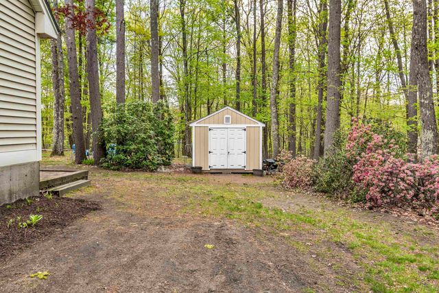 4 Cherokee Court, Londonderry, NH 03053