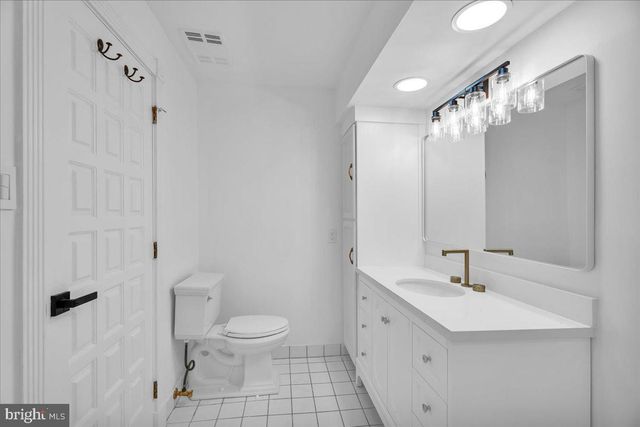 143 CENTURA, Cherry Hill, NJ 08003