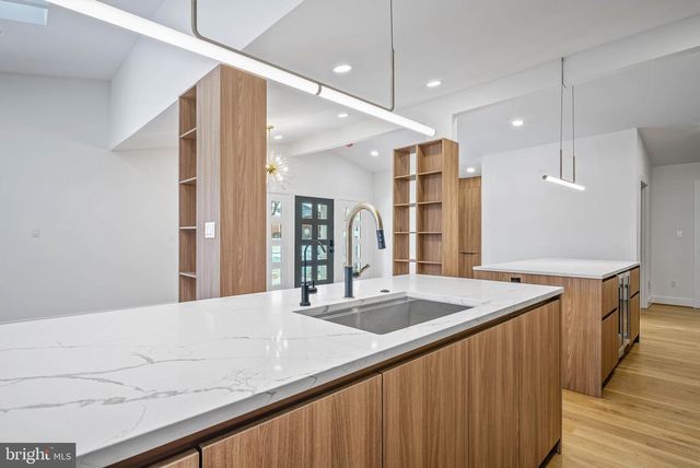 6311 CARNEGIE DR, Bethesda, MD 20817