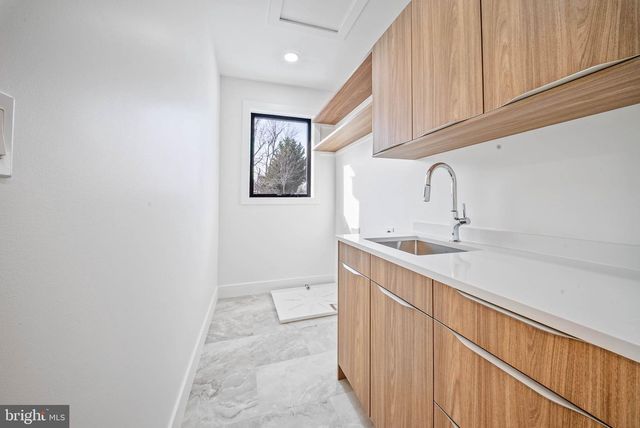 6311 CARNEGIE DR, Bethesda, MD 20817