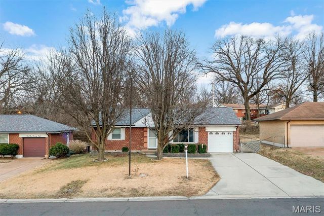 10132 Shapfield Lane, Affton, MO 63123