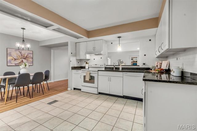 10132 Shapfield Lane, Affton, MO 63123