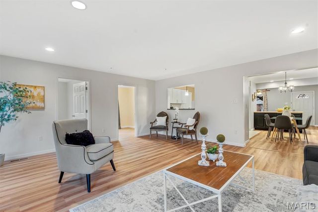 10132 Shapfield Lane, Affton, MO 63123