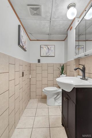 10132 Shapfield Lane, Affton, MO 63123