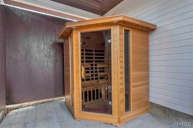 10132 Shapfield Lane, Affton, MO 63123