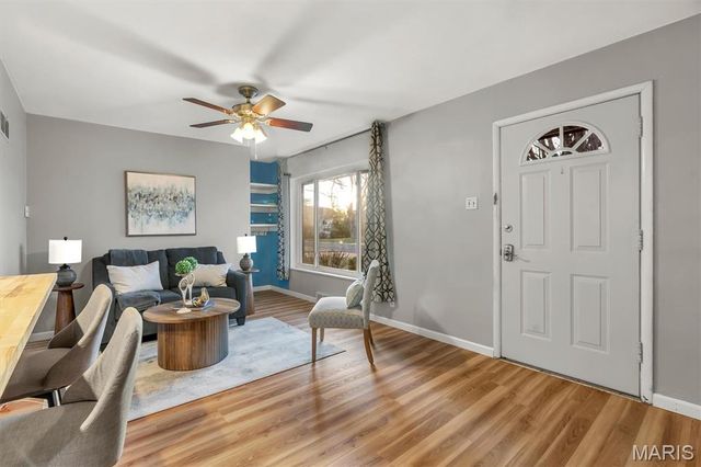 10132 Shapfield Lane, Affton, MO 63123