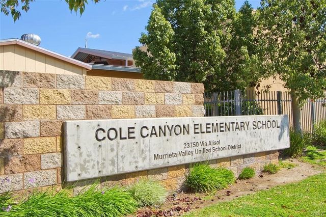 37211 Jerome Lane, Murrieta, CA 92562