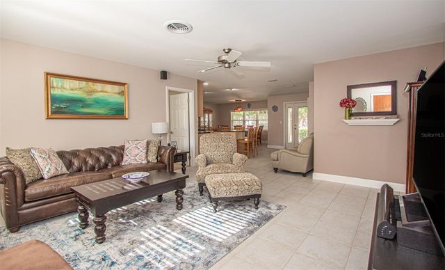 7864 15TH WAY N, St Petersburg, FL 33702