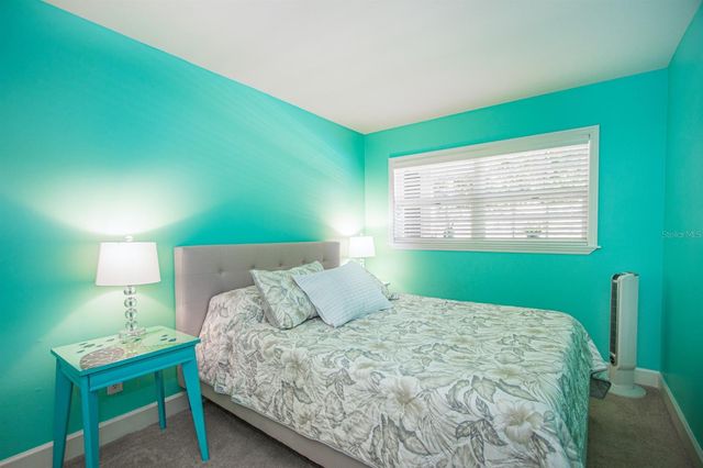 7864 15TH WAY N, St Petersburg, FL 33702