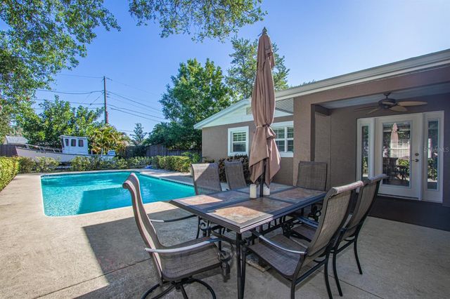 7864 15TH WAY N, St Petersburg, FL 33702