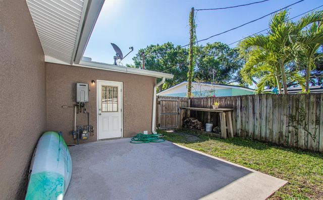 7864 15TH WAY N, St Petersburg, FL 33702