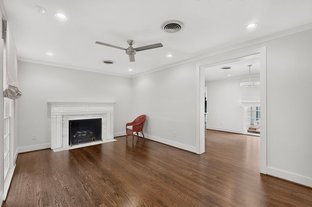 2323 Barberry Drive, Dallas, TX 75211