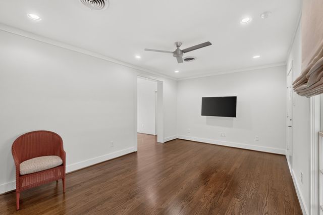 2323 Barberry Drive, Dallas, TX 75211
