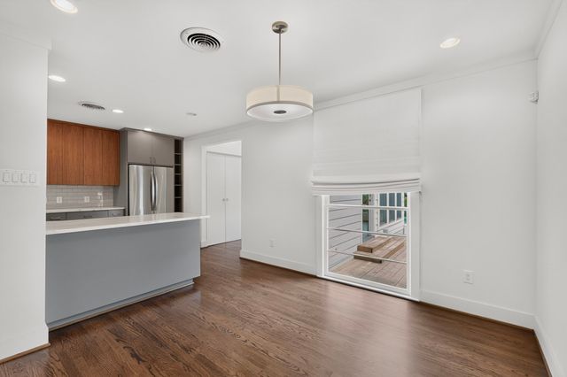 2323 Barberry Drive, Dallas, TX 75211
