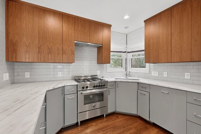2323 Barberry Drive, Dallas, TX 75211