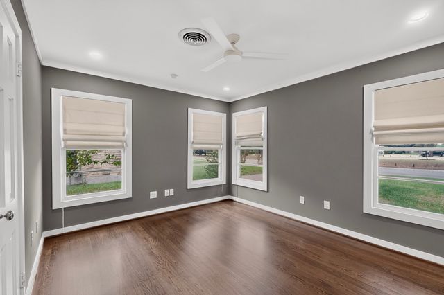 2323 Barberry Drive, Dallas, TX 75211
