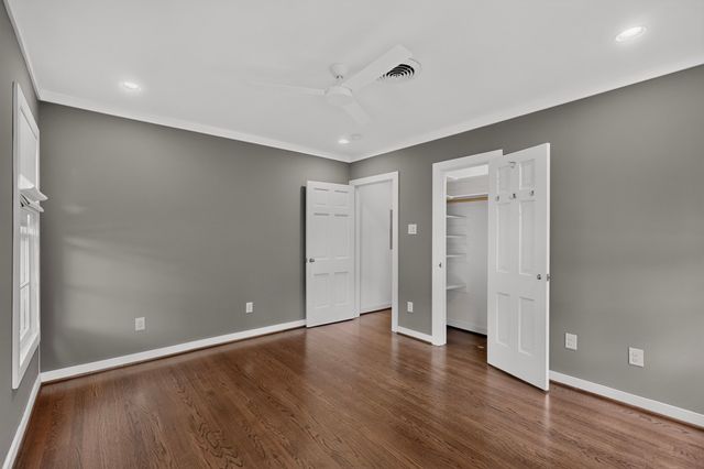 2323 Barberry Drive, Dallas, TX 75211