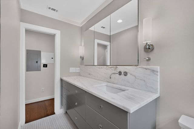 2323 Barberry Drive, Dallas, TX 75211