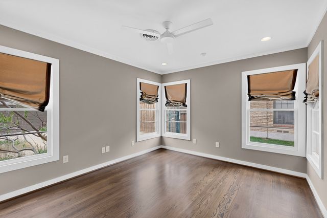 2323 Barberry Drive, Dallas, TX 75211