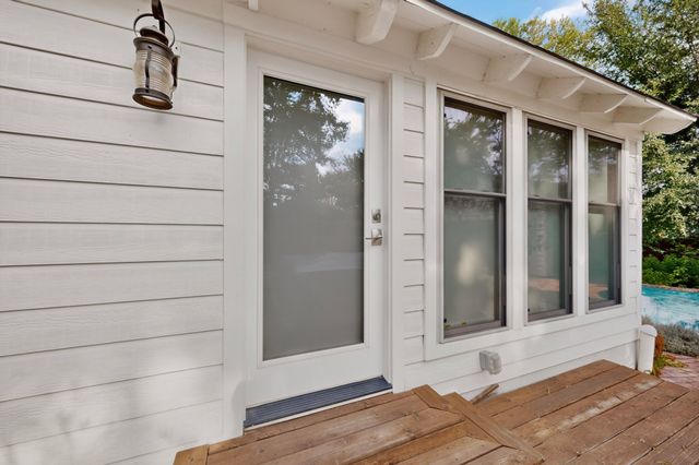 2323 Barberry Drive, Dallas, TX 75211