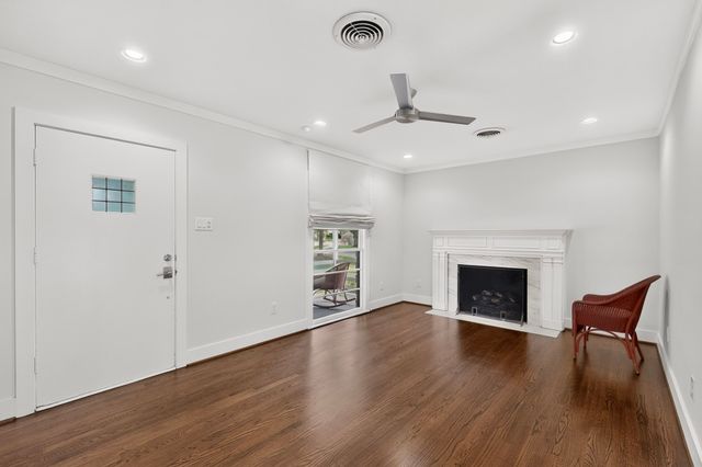 2323 Barberry Drive, Dallas, TX 75211