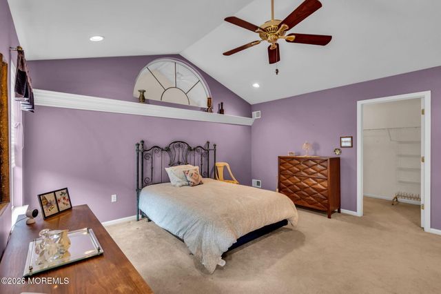 30 Strawberry Lane, Lakewood, NJ 08701