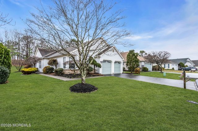 30 Strawberry Lane, Lakewood, NJ 08701