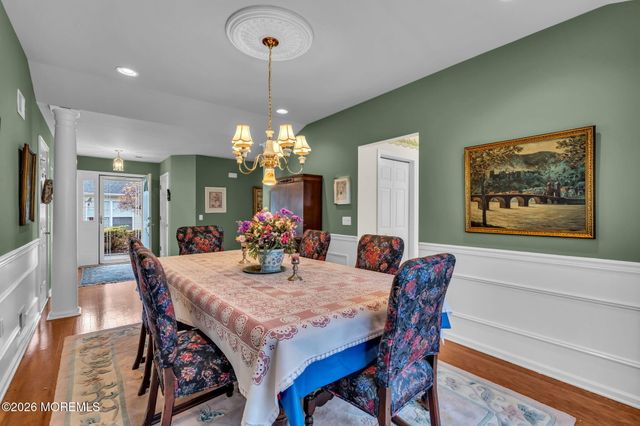 30 Strawberry Lane, Lakewood, NJ 08701