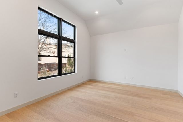 1810 Corona Street, Dallas, TX 75214