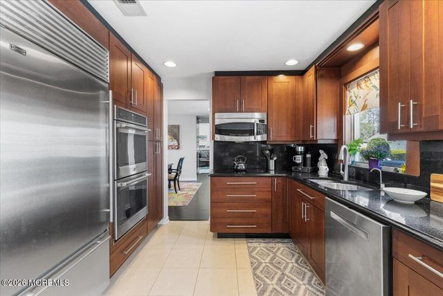 2 Dickson Road, Marlboro, NJ 07746