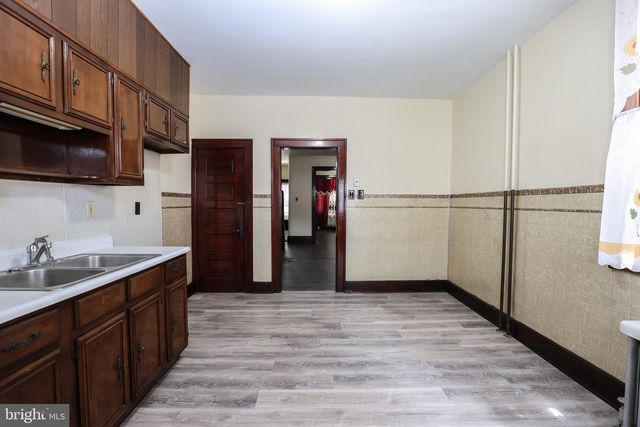 707 N CENTRE ST, Pottsville, PA 17901