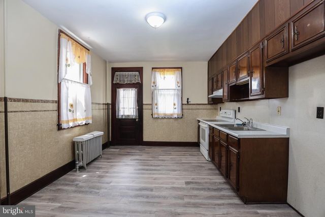 707 N CENTRE ST, Pottsville, PA 17901