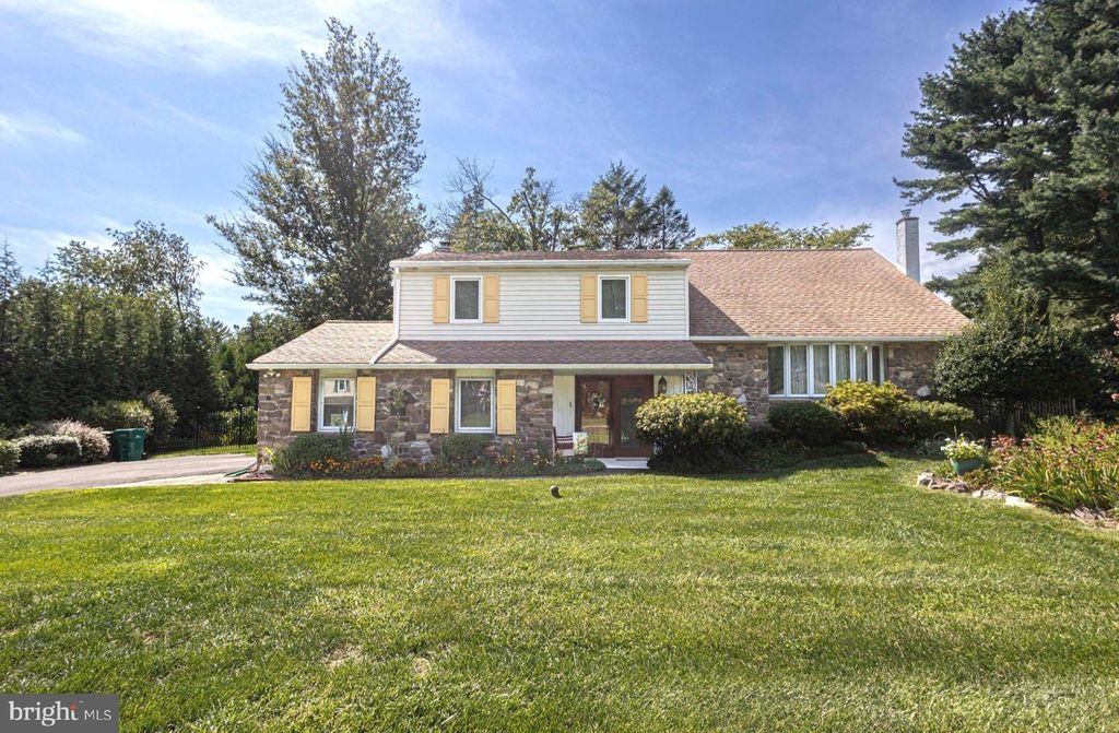 310 N ELM AVE, Newtown, PA 18940