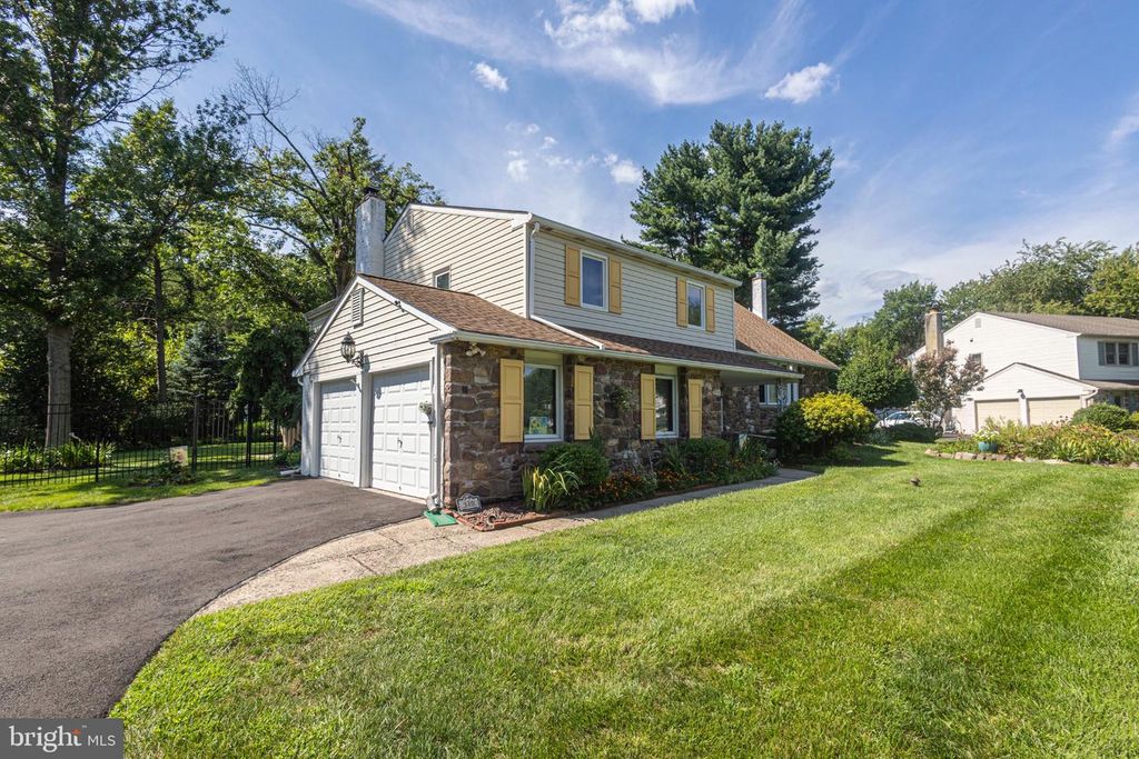 310 N ELM AVE, NEWTOWN, PA 18940 — photo 2