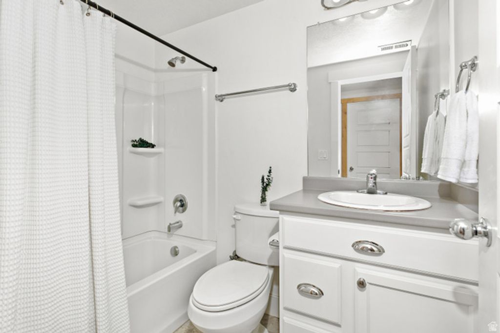 Image 37 of property listing at 7852 N SAGEBRUSH LN, Eagle Mountain, UT 84005